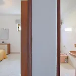 Апартаменты 4 Bedroom Amazing In