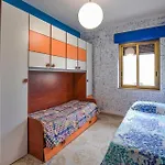 Апартаменты 4 Bedroom Amazing In *
