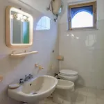 4 Bedroom Amazing In Apartment *