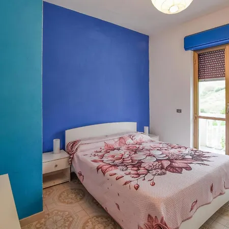 Appartement 4 Bedroom Amazing In *