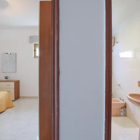 Lägenhet 4 Bedroom Amazing In