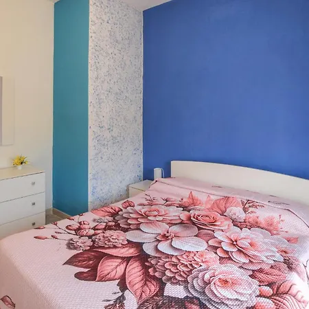 4 Bedroom Amazing In *