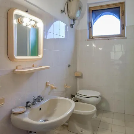 4 Bedroom Amazing In Lägenhet *